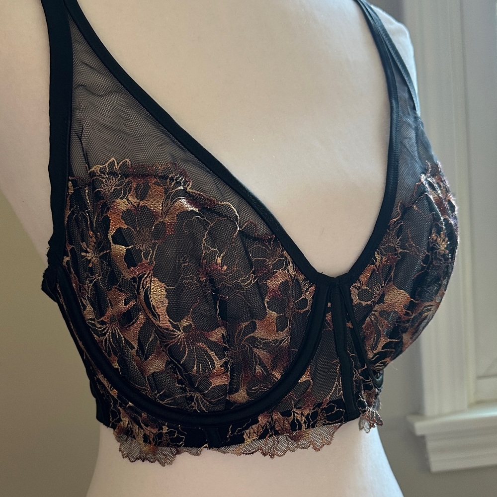 Victoria’s Secret “Very Sexy Unlined Plunge Bra,” Sz 34DDD